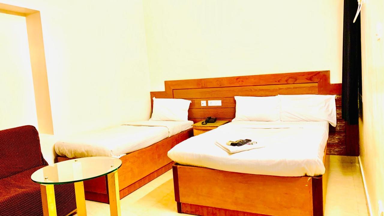 Half Moon Palace Chennai Exterior foto